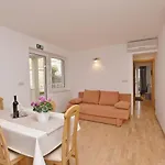 Mate Apartman *